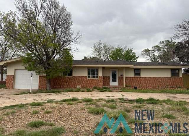 Property at 2317 Wallace St, Clovis, NM 88101, 3 beds, 2 baths