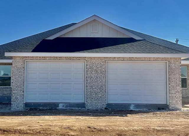 Property at 112 Chisum Dr, Clovis, NM 88101, 4 beds, 4 baths