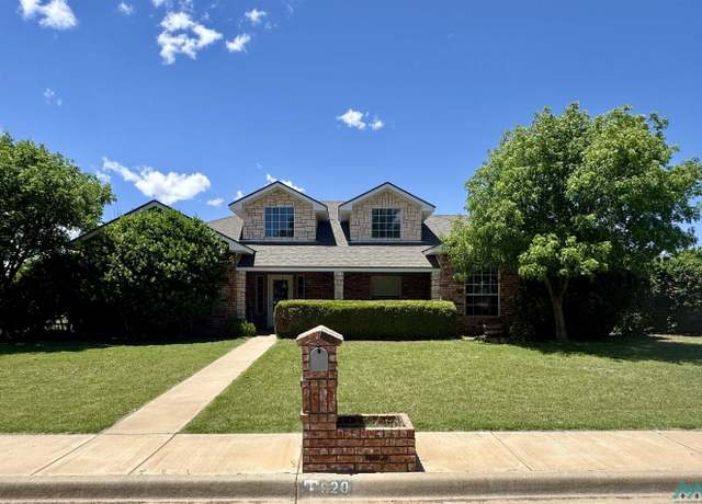 Property at 920 Chase Ln, Clovis, NM 88101, 4 beds, 3 baths