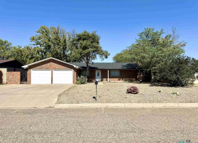 Property at 1016 Oakhurst Rd, Clovis, NM 88101, 3 beds, 2 baths