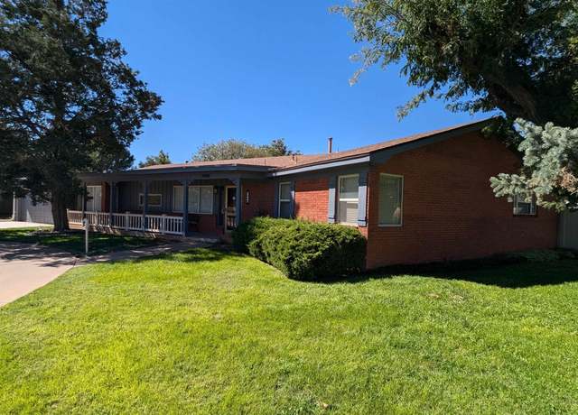 Property at 2000 Wilshire Blvd, Clovis, NM 88101, 3 beds, 2 baths