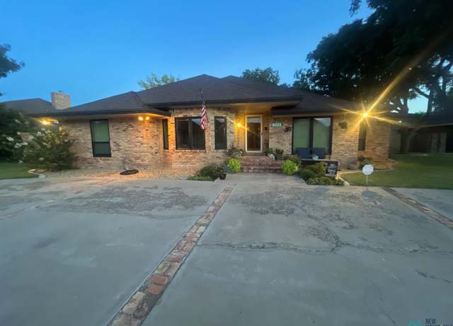 Property at 1213 W Brittany Dr, Hobbs, NM 88240, 4 beds, 2.5 baths