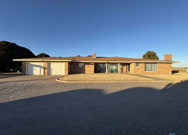 Property at 535 E Morgan Rd, Hagerman, NM 88232, 4 beds, 4.5 baths