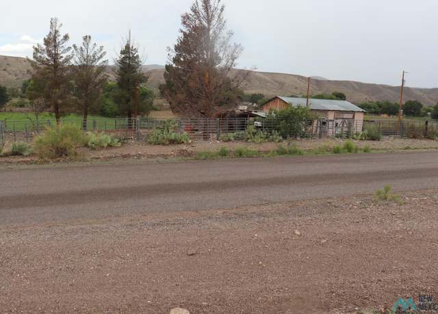 Property at 326 Calle Del Norte Rd, Monticello, NM 87939
