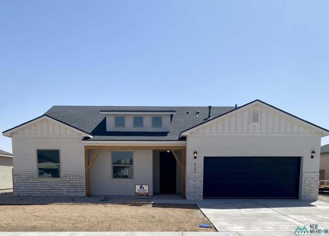 Property at 5103 W King Kelly Rd, Hobbs, NM 88240, 4 beds, 2 baths