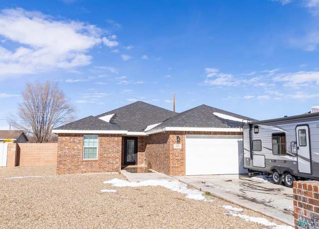 Property at 1228 Timona Dr, Clovis, NM 88101, 3 beds, 2 baths