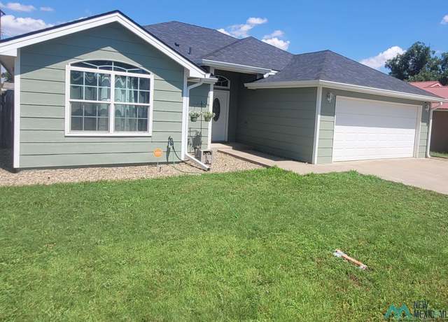 Property at 2621 Wallace St, Clovis, NM 88101, 3 beds, 2 baths