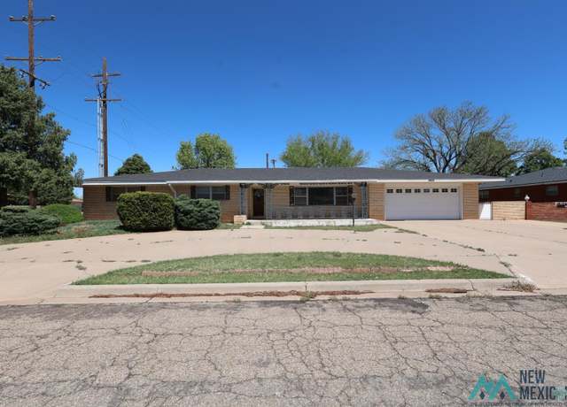Property at 1900 Enloe Dr, Clovis, NM 88101, 3 beds, 2 baths