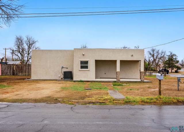 Property at 702 N Maple St, Carlsbad, NM 88220, 3 beds, 2 baths
