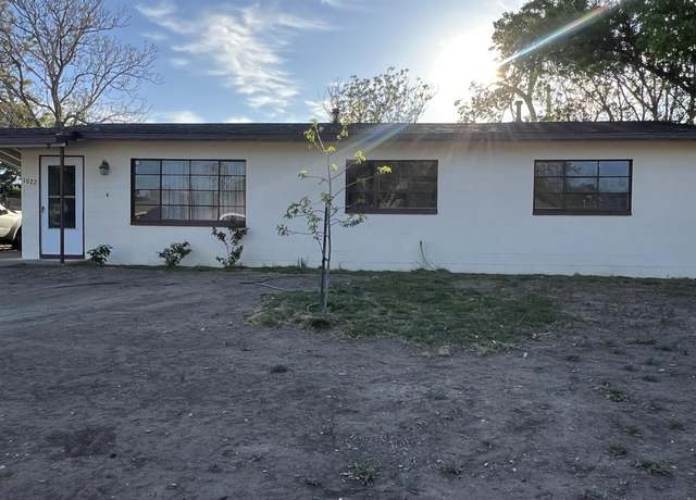 Property at 1022 Rancho Rd, Roswell, NM 88203, 3 beds, 2 baths