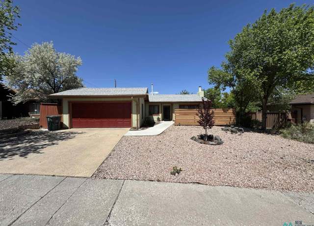 Property at 1712 Boulder Rd, Gallup, NM 87301, 3 beds, 2 baths