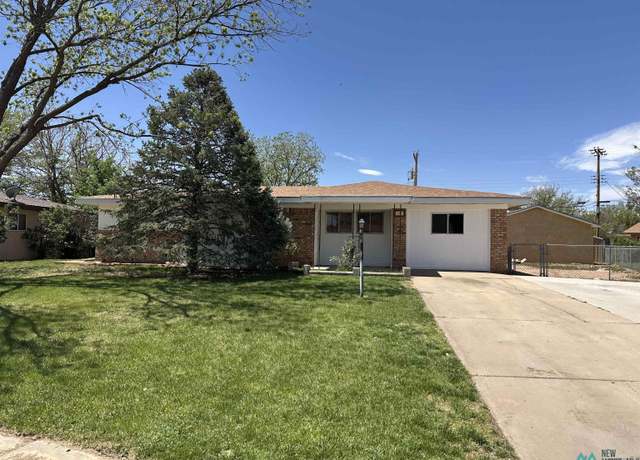 Property at 602 Willow Dr, Roswell, NM 88203, 3 beds, 2 baths