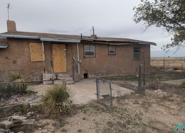 Property at 901 E Gallina Rd, Roswell, NM 88201, 3 beds, 1 bath