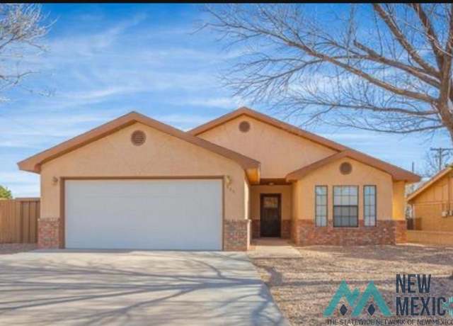 Property at 705 Serena Dr, Roswell, NM 88201, 3 beds, 2 baths