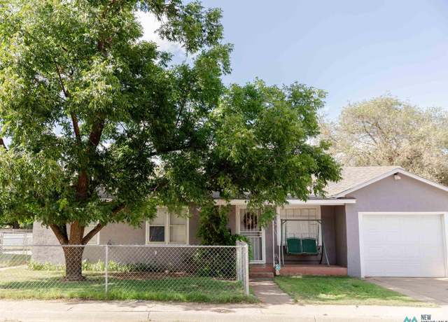 Property at 241 Torreon Dr, Clovis, NM 88101, 4 beds, 2 baths