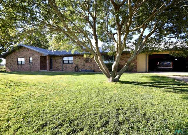 Property at 1676 S Roosevelt Road 4, Portales, NM 88130, 3 beds, 2.5 baths