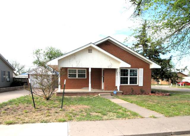 Property at 900 W 16th Ln, Portales, NM 88130, 3 beds, 2 baths