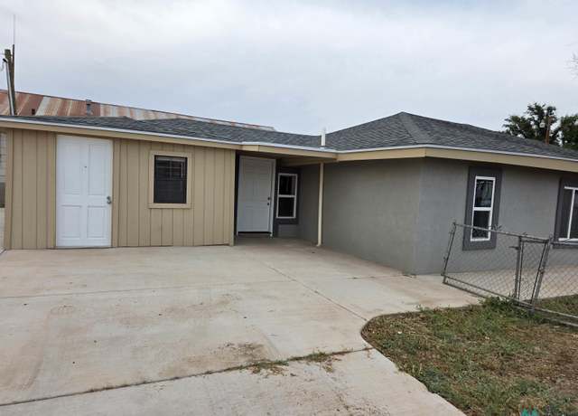 Property at 210 S Montana Ave, Roswell, NM 88203, 3 beds, 2 baths