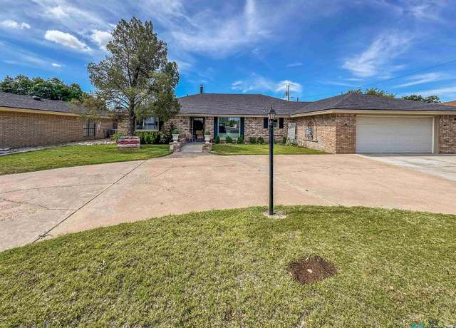 Property at 819 W Kiowa Ave, Hobbs, NM 88240, 3 beds, 2 baths