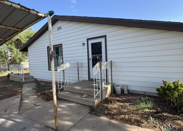 Property at 1701 S Houston St, Hobbs, NM 88240, 3 beds, 1 bath