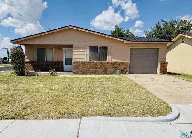 Property at 902 E Midwest St, Hobbs, NM 88240, 3 beds, 1.5 baths
