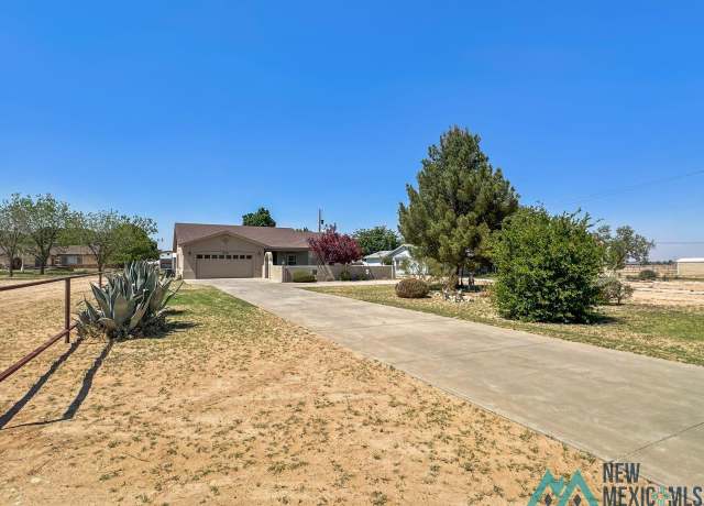 Property at 808 E Chapman Rd, Carlsbad, NM 88220, 3 beds, 2 baths