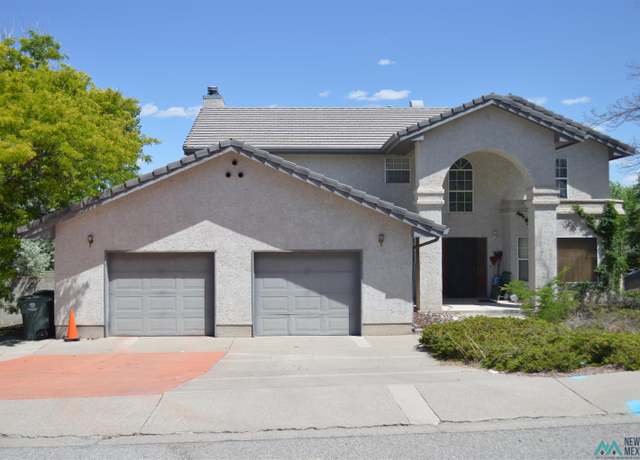 Property at 1122 Ridgecrest Ave, Gallup, NM 87301, 4 beds, 3 baths