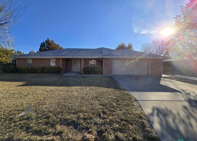 Property at 11 Kensingston Ct, Roswell, NM 88201, 3 beds, 2 baths
