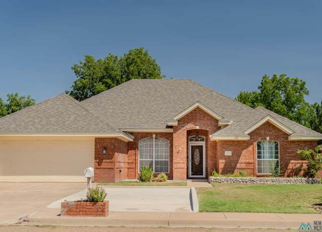 Property at 600 Chanticleer Pl, Clovis, NM 88101, 4 beds, 3 baths