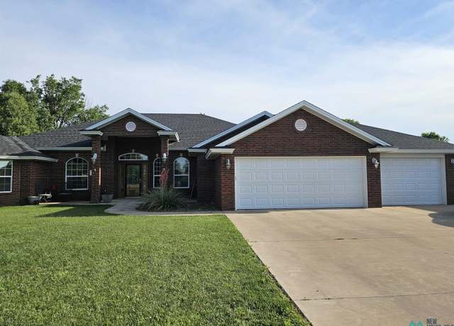 Property at 3509 Lew Wallace Dr, Clovis, NM 88101, 4 beds, 2.5 baths