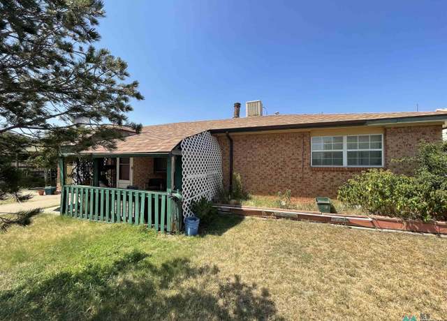Property at 220 Circle Dr, Clovis, NM 88101, 3 beds, 1.5 baths