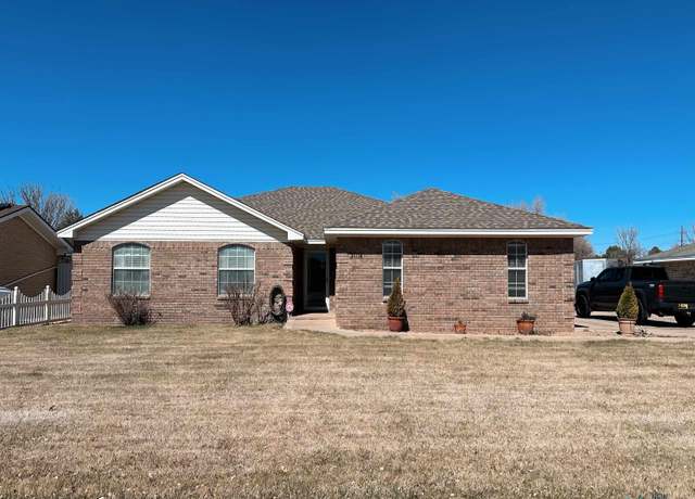 Property at 2104 Vivian Ave, Clovis, NM 88101, 3 beds, 2 baths