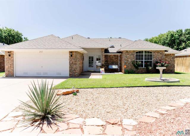 Property at 2517 Putnam Dr, Clovis, NM 88101, 3 beds, 2 baths