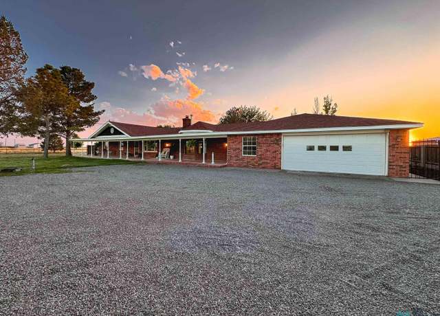 Property at 24 Mallard Ave, Roswell, NM 88201, 6 beds, 3 baths