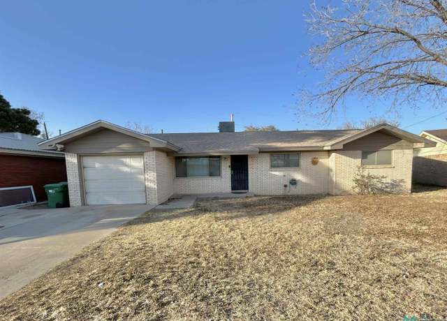 Property at 500 W Saint Anne Pl, Hobbs, NM 88240, 3 beds, 2 baths