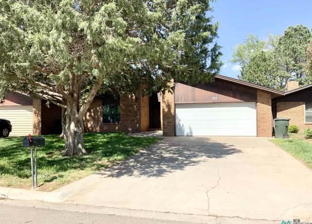 Property at 104 Lakeview Ter, Clovis, NM 88101, 2 beds, 2 baths