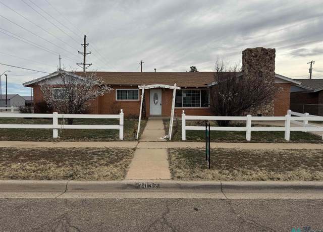 Property at 2037 N Hull St, Clovis, NM 88101, 3 beds, 2 baths