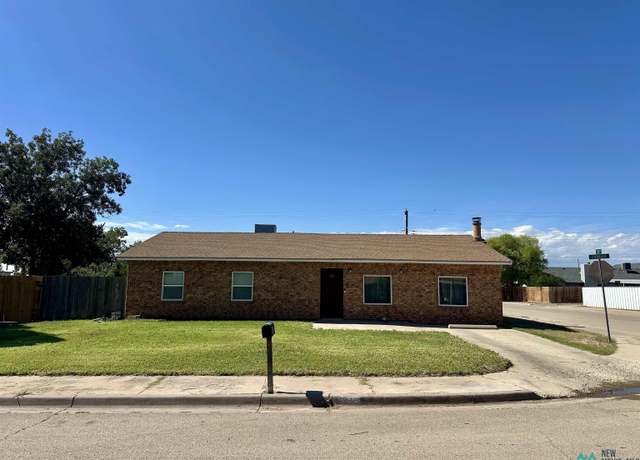 Property at 1813 W Currier Ave, Artesia, NM 88210, 3 beds, 1.5 baths