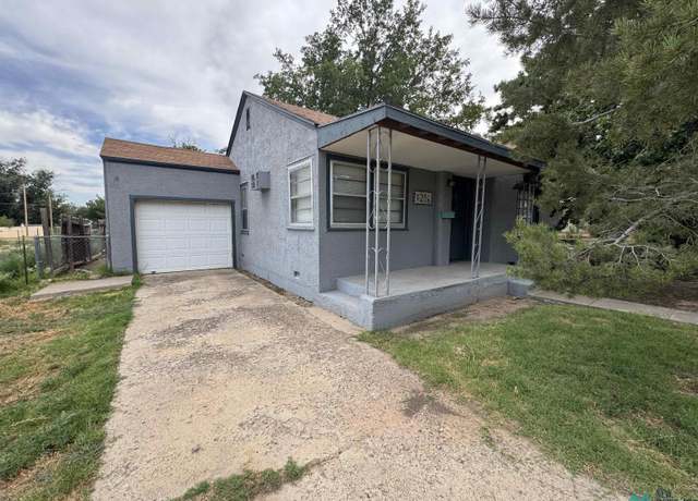 Property at 1206 W 7th St, Roswell, NM 88201, 2 beds, 1 bath