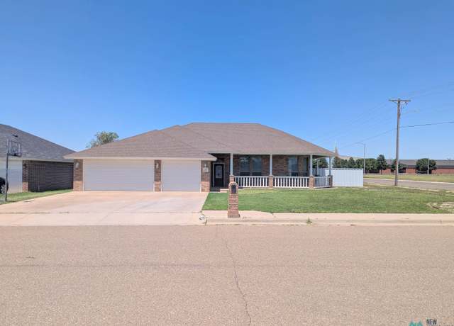 Property at 100 Mariposa Dr, Clovis, NM 88101, 4 beds, 2 baths