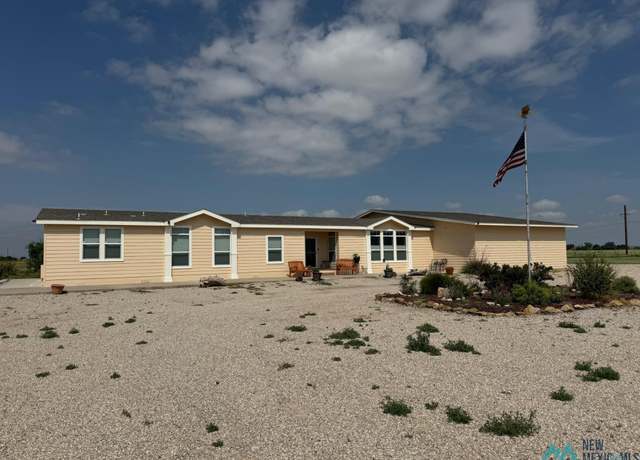 Property at 3006 W Pine Rd, Roswell, NM 88201, 3 beds, 2.5 baths