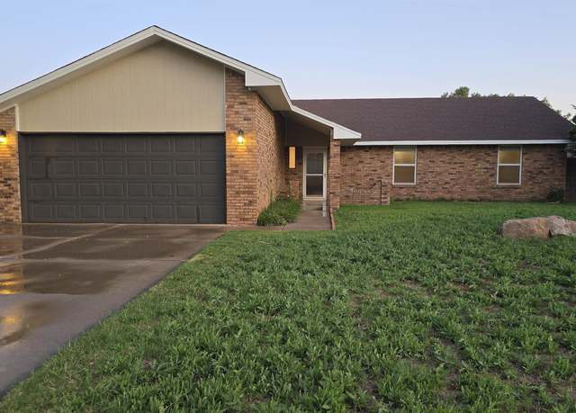 Property at 909 Rosewood Dr, Clovis, NM 88101, 3 beds, 2 baths