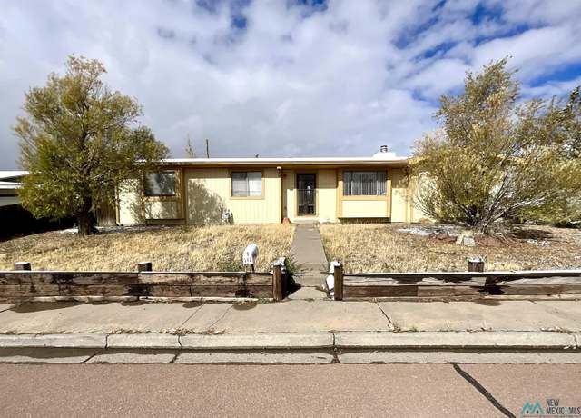 Property at 217 Boulder Rd, Gallup, NM 87301, 4 beds, 2 baths