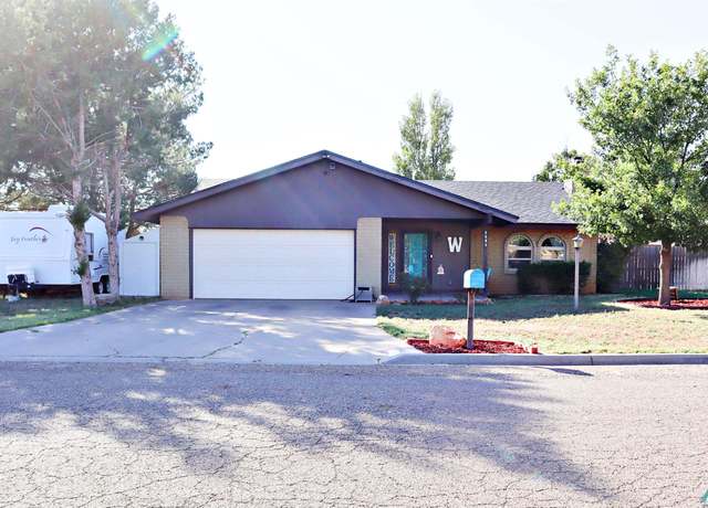 Property at 3700 Autumnwood Ct, Clovis, NM 88101, 4 beds, 2 baths