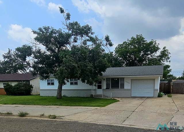 Property at 1004 Kathie Dr, Clovis, NM 88101, 3 beds, 2 baths