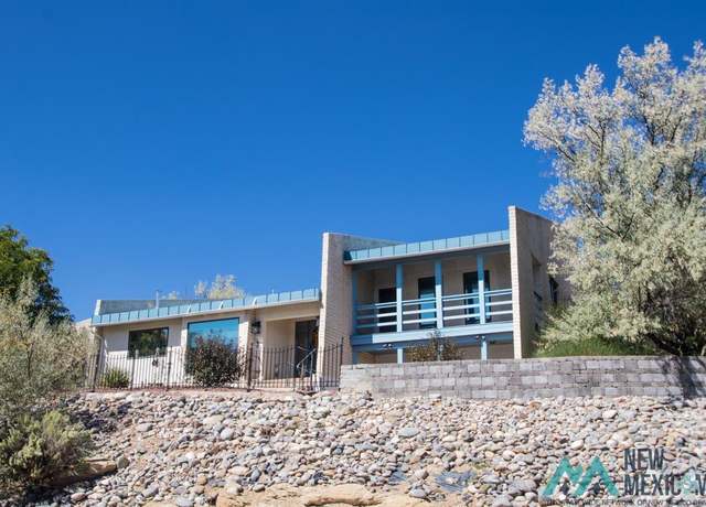Property at 2001 Plateau Dr, Gallup, NM 87301, 3 beds, 3 baths
