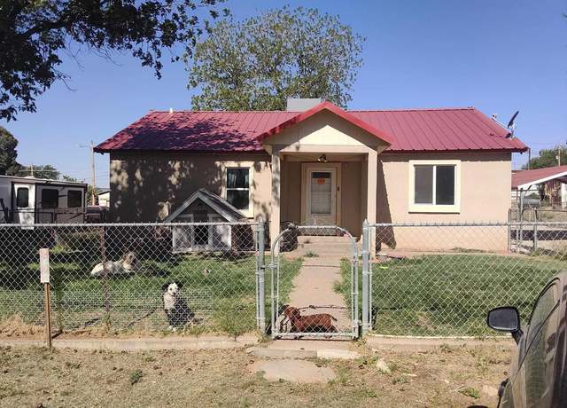 Property at 2325 Collins Ave, Carlsbad, NM 88220, 3 beds, 2 baths
