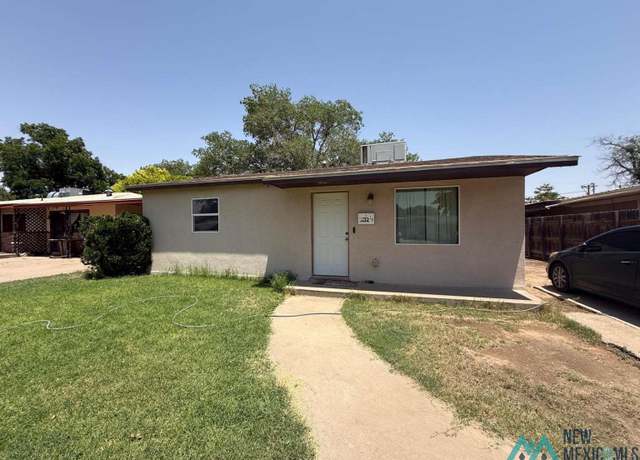 Property at 902 1/2 W Runyan Ave, Artesia, NM 88210, 2 beds, 1.5 baths