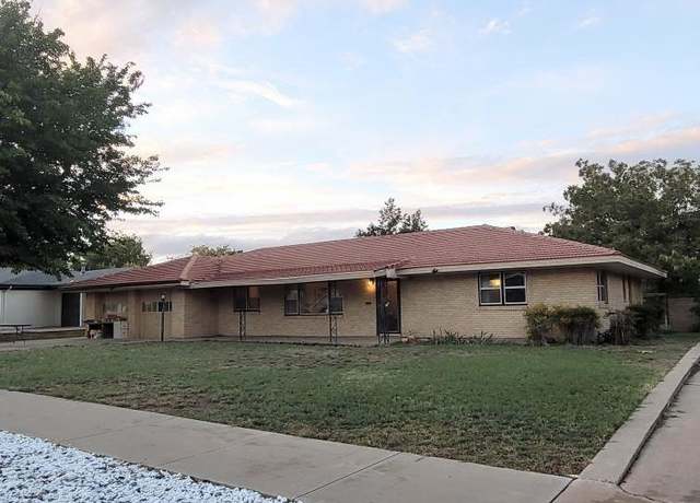 Property at 1305 W 3rd St, Roswell, NM 88203, 3 beds, 2 baths