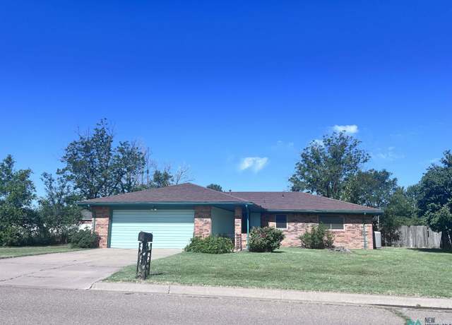 Property at 1416 Lexington Dr, Clovis, NM 88101, 3 beds, 2 baths